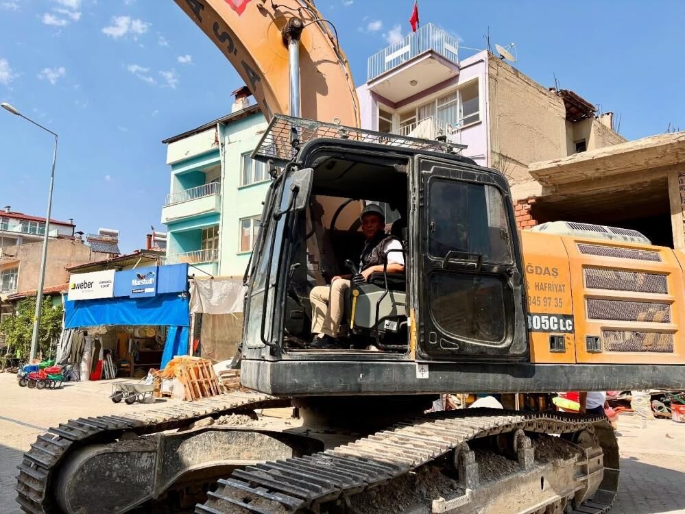 Çal’da Yeni Pazar Yeri İçin Düğmeye Basıldı