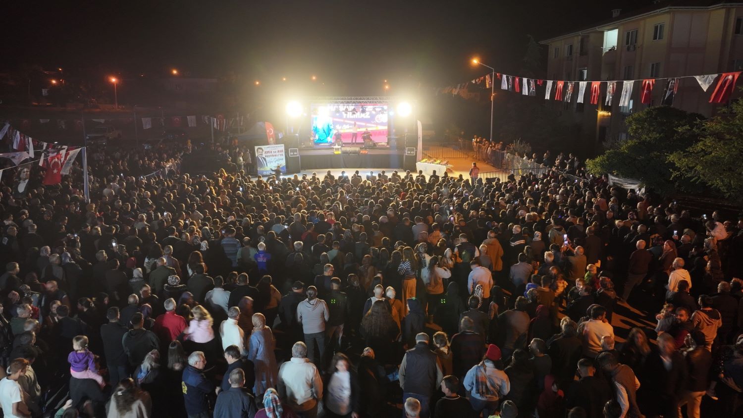 05102026122827Ayva.ve.nar.festivali...12