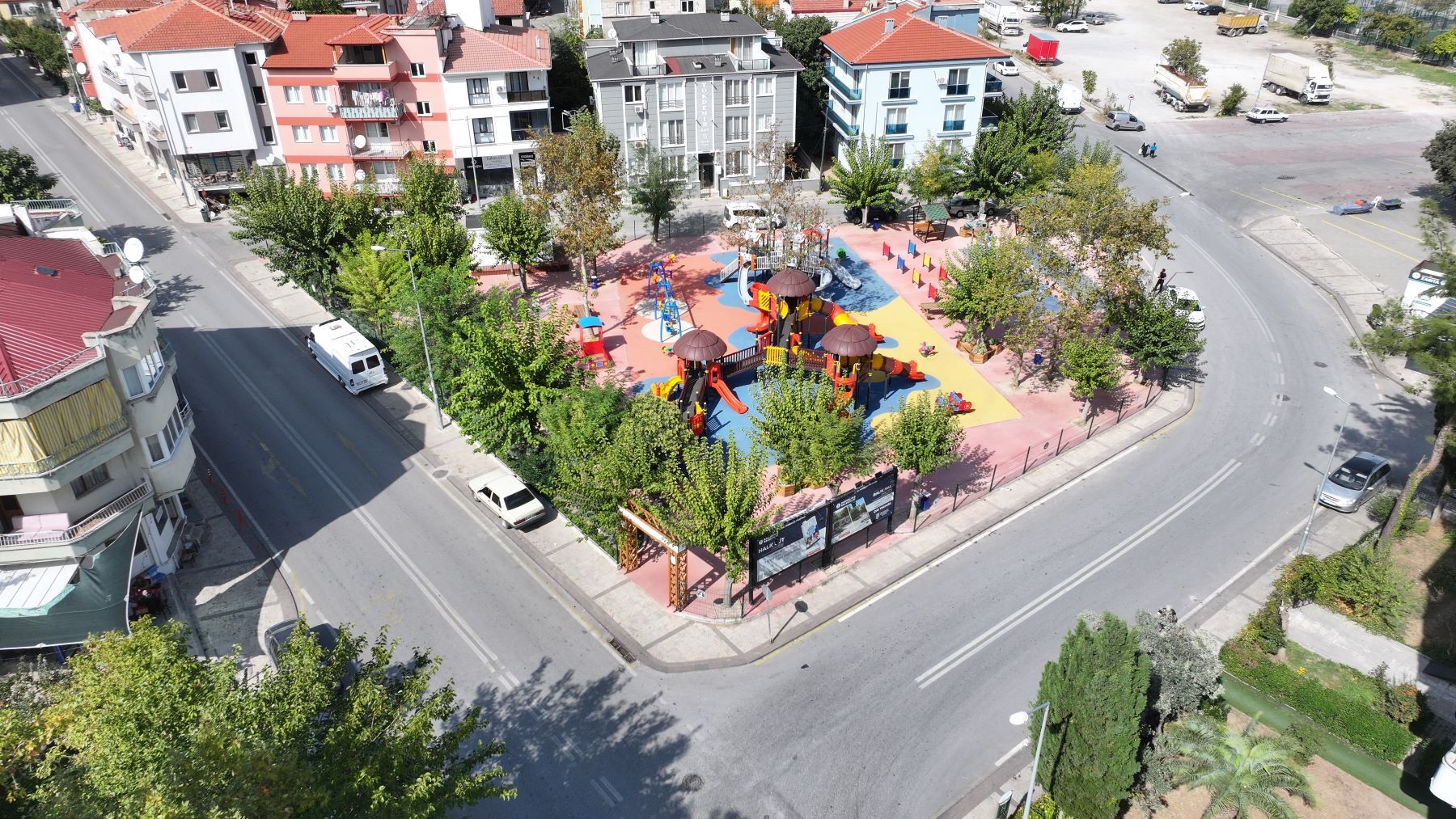 Pamukkale Belediyesi Park ve Sahaları Yeniliyor
