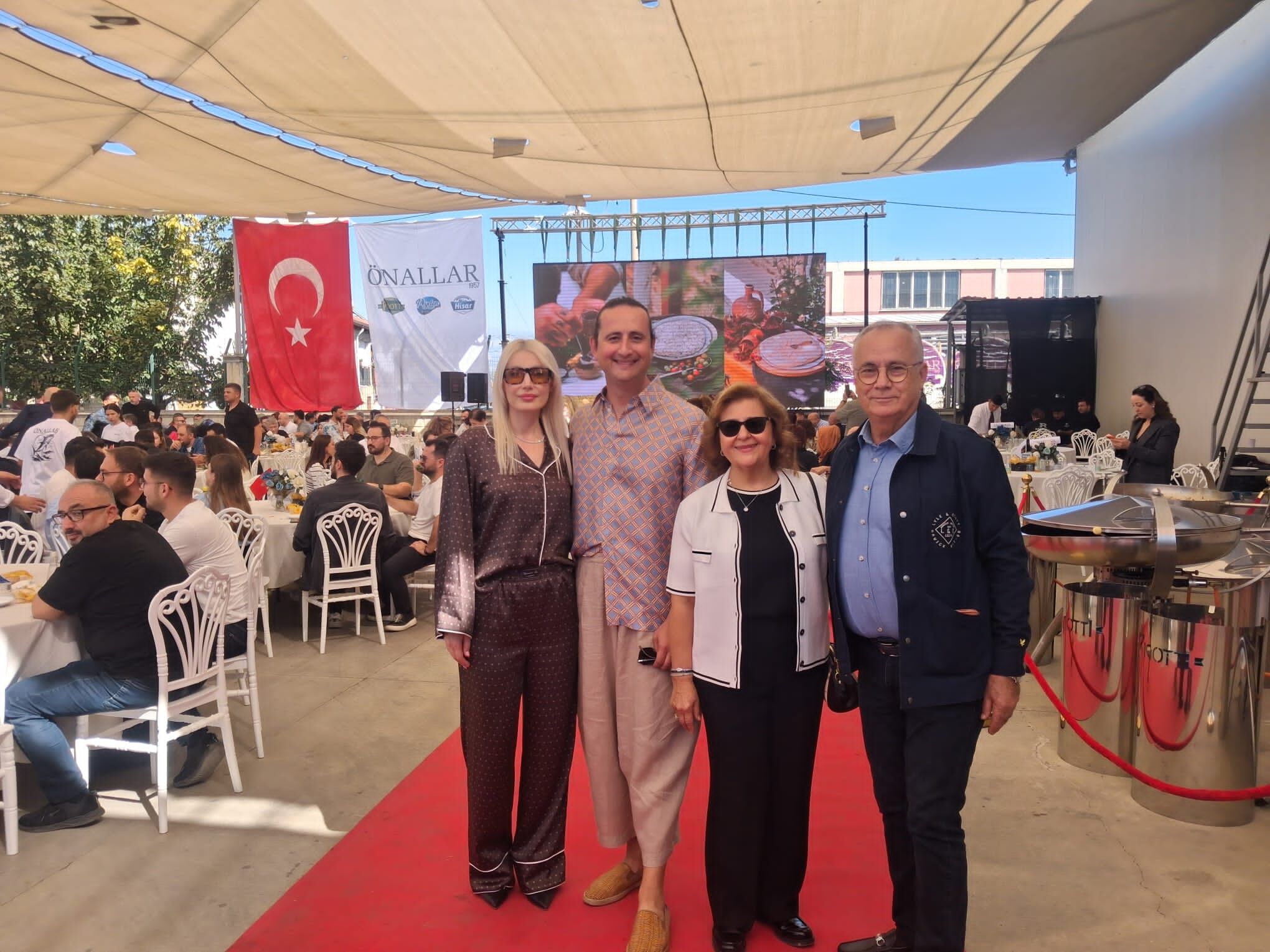 Denizlili İş İnsanı Alptuğ Önal’dan 900 Kiloluk Görkemli Orkinos Ziyafeti