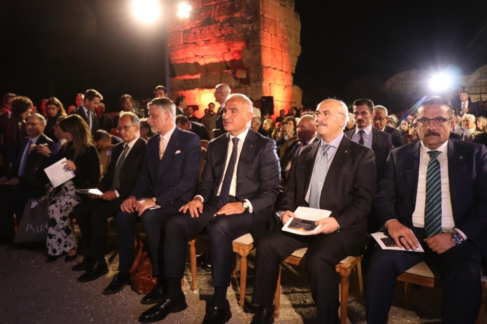 Bakan Ersoy, Hierapolis'teki Buluşmada Türkiye Arkeolojisinin Yeni Vizyonunu Anlattı